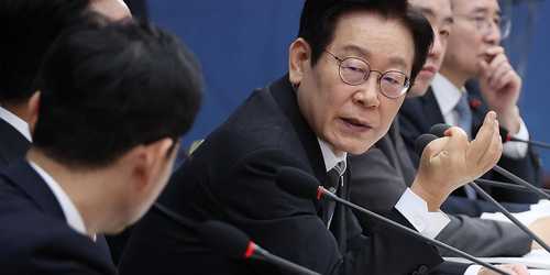 李대통령 생중계 업무보고 평가 상반…"신선한 충격" "낙인찍기"